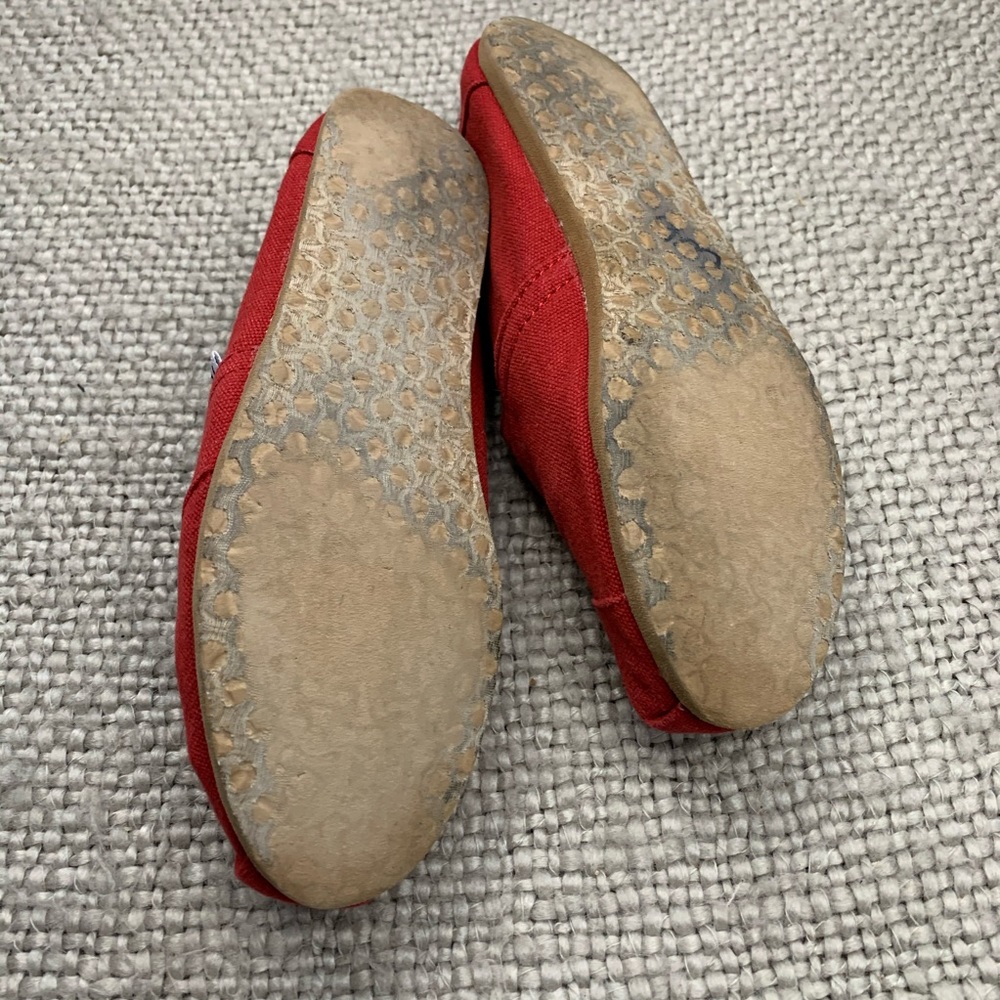 Toms - Picture 4 of 8